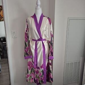 *Unbranded* Floral Printed Ivory Silk Robe With Purple Trim Size XL